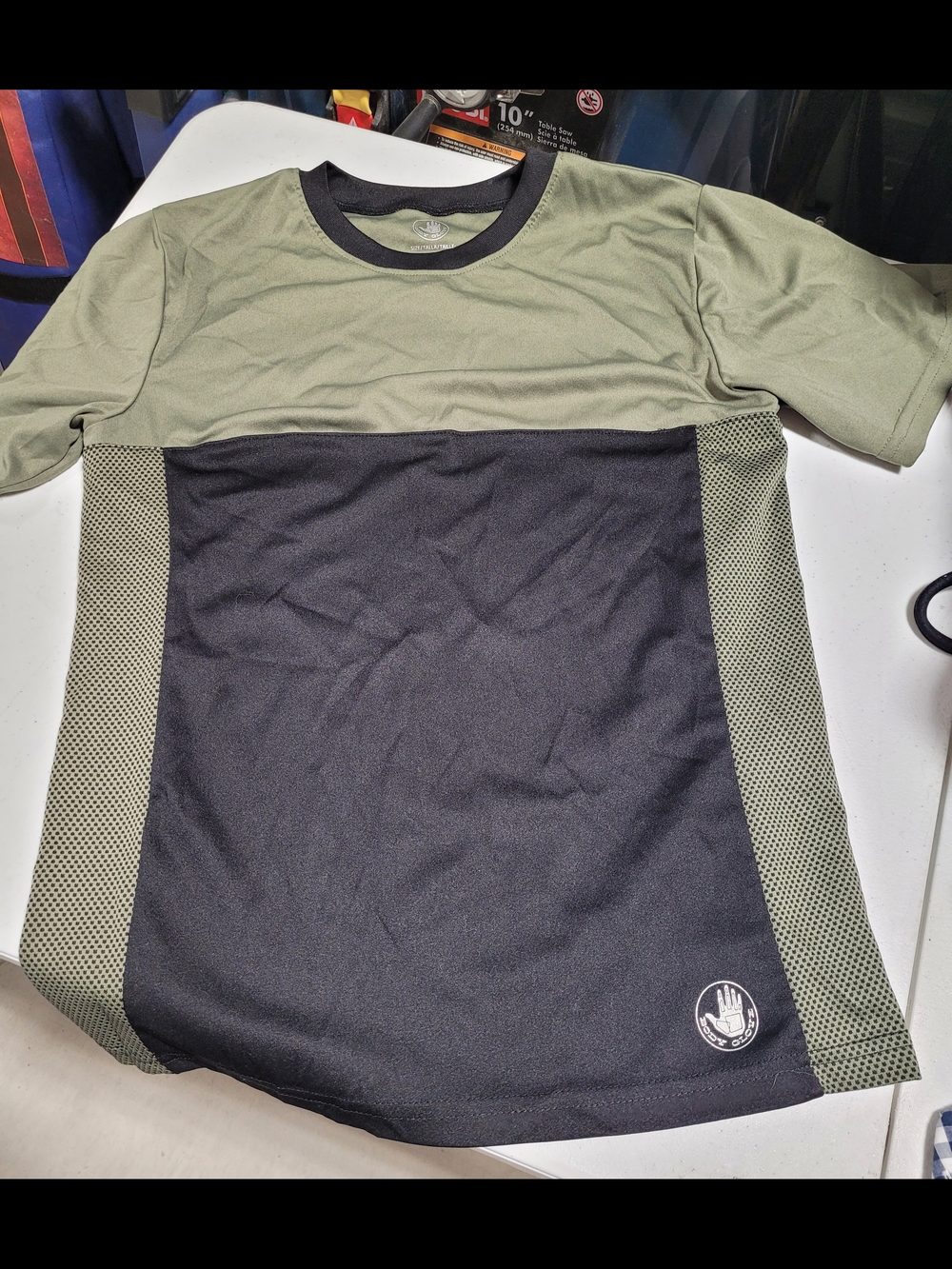 Body Glove Two-Tone Olive Green and Black Short Sleeve Tee